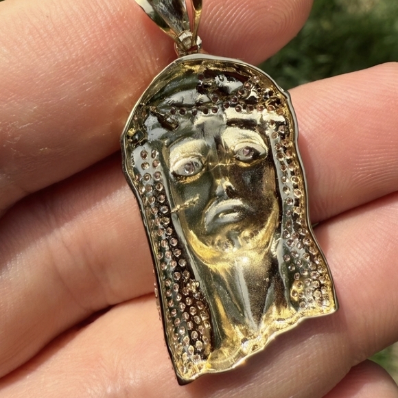 Jesus Piece Outline Hip Hop Pendant - 14k Gold Over Vermeil 925 Sterling Silver - Picture 6 of 7